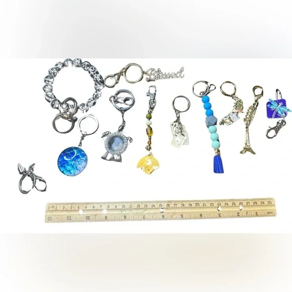 11 Womens Keychains (Used - Good Condition) 🗝️💕✨ - Picture 2 of 5